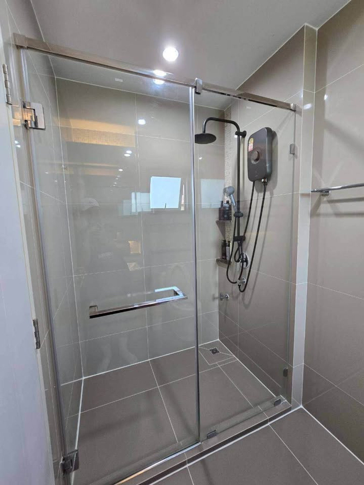 For RentHousePattanakan, Srinakarin : P-2924 ให้เช่า ! Single house in prime location Near Burasiri Pattanakarn International School, ready to move in.