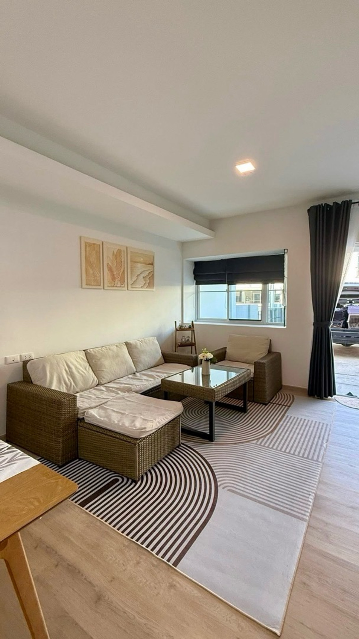 For RentTownhomeBangna, Bearing, Lasalle : 🌟For rent: Townhome in Indy 2, Bangna Ramkhamhaeng. 2-storey townhome features 3 bedrooms|3 bathrooms. 
Fully furnished and pet friendly.💥Rental Fee: 45,000 THB/month. 