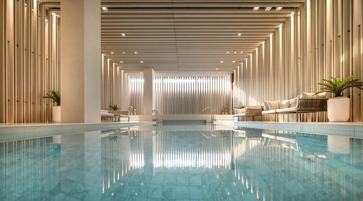 ขายคอนโดวิทยุ ชิดลม หลังสวน : Private Luxury Condo with Spacious 2 bedroom unit at Baan Sindhorn