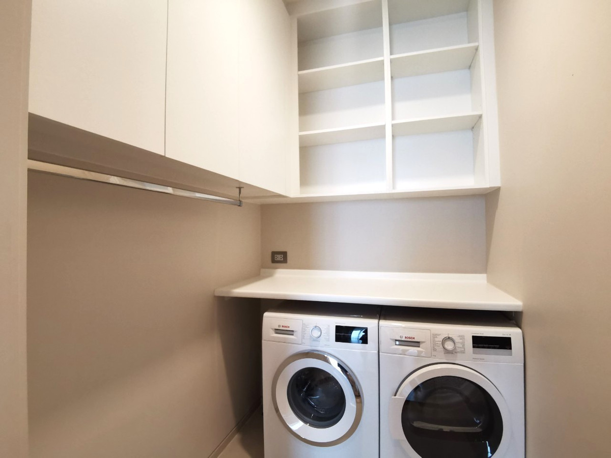 For SaleCondoWitthayu, Chidlom, Langsuan, Ploenchit : For Sale 2-Bed Unit with Stunning RBSC View at Sindhorn Kempinski