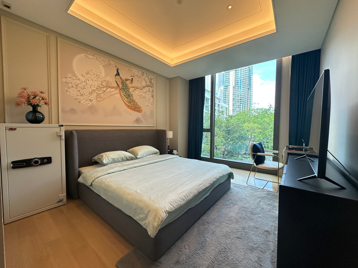 ขายคอนโดวิทยุ ชิดลม หลังสวน : Private Luxury Condo with Spacious 2 bedroom unit at Baan Sindhorn
