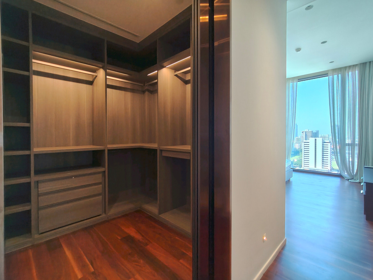 For SaleCondoWitthayu, Chidlom, Langsuan, Ploenchit : For Sale 2-Bed Unit with Stunning RBSC View at Sindhorn Kempinski