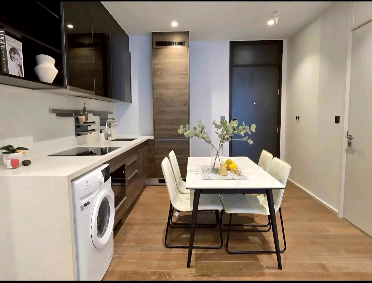 ให้เช่าคอนโดวิทยุ ชิดลม หลังสวน : คอนโดหรู 2 ห้องนอน ใกล้ MRT ลุมพินี @MUNIQ Langsuan | เช่า 110,000 บาท/เดือน