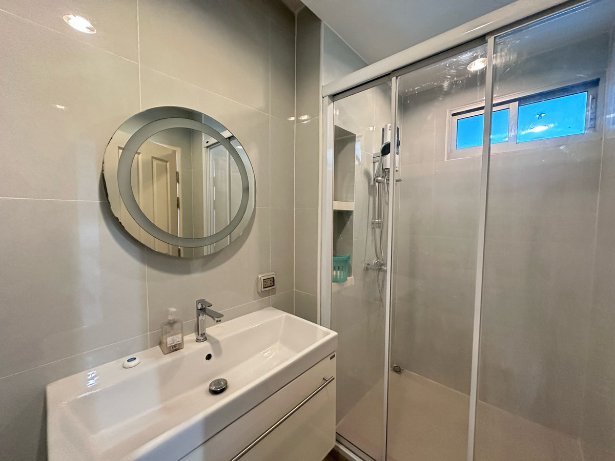 For SaleCondoLadprao, Central Ladprao : For sale 3.3 MB 1 bedroom, size 40 sq m, good price, if interested, make an appointment to view 0808144488