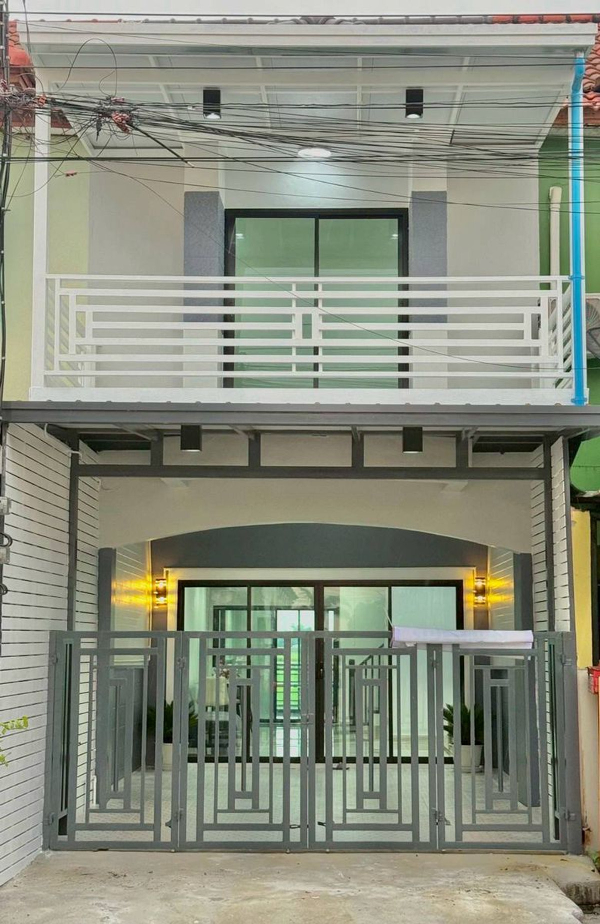 ขายทาวน์โฮมนนทบุรี บางใหญ่ บางบัวทอง : ขายทาวน์เฮาส์ 2 ชััน หมู่บ้านปิยวรารมย์ เฟส 3 ถนนบ้านกล้วย - ไทรน้อย เนื้อที่ 20 ตารางวา 3 ห้องนอน ตำบลทวีวัฒนา อำเภอไทรน้อย จังหวัดนนทบุรี