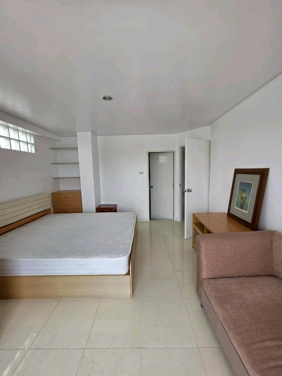 ขายคอนโดคลองเตย กล้วยน้ำไท : ⛳️ขายถูก พร้อมผู้เช่ารับรายได้ต่อเนื่องทันที 🚅 ใกล้ BTS พระโขนง 2 ห้องนอน 58.36 ตร.ม. Low-Rise 
📞0994152664 | 0803696366