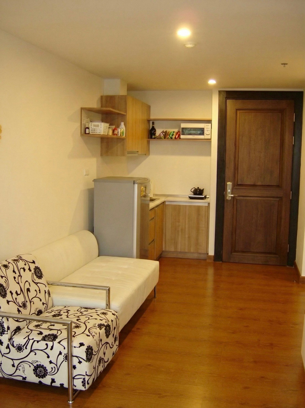 ขายคอนโดอ่อนนุช อุดมสุข : จากุซซี่ระเบียงส่วนตัวใกล้ BTS อ่อนนุช