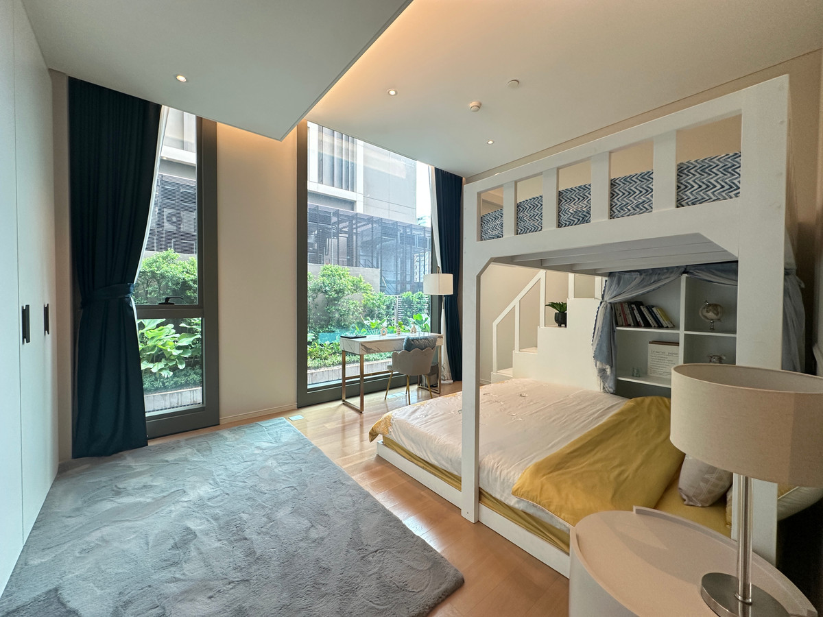 ขายคอนโดวิทยุ ชิดลม หลังสวน : Private Luxury Condo with Spacious 2 bedroom unit at Baan Sindhorn