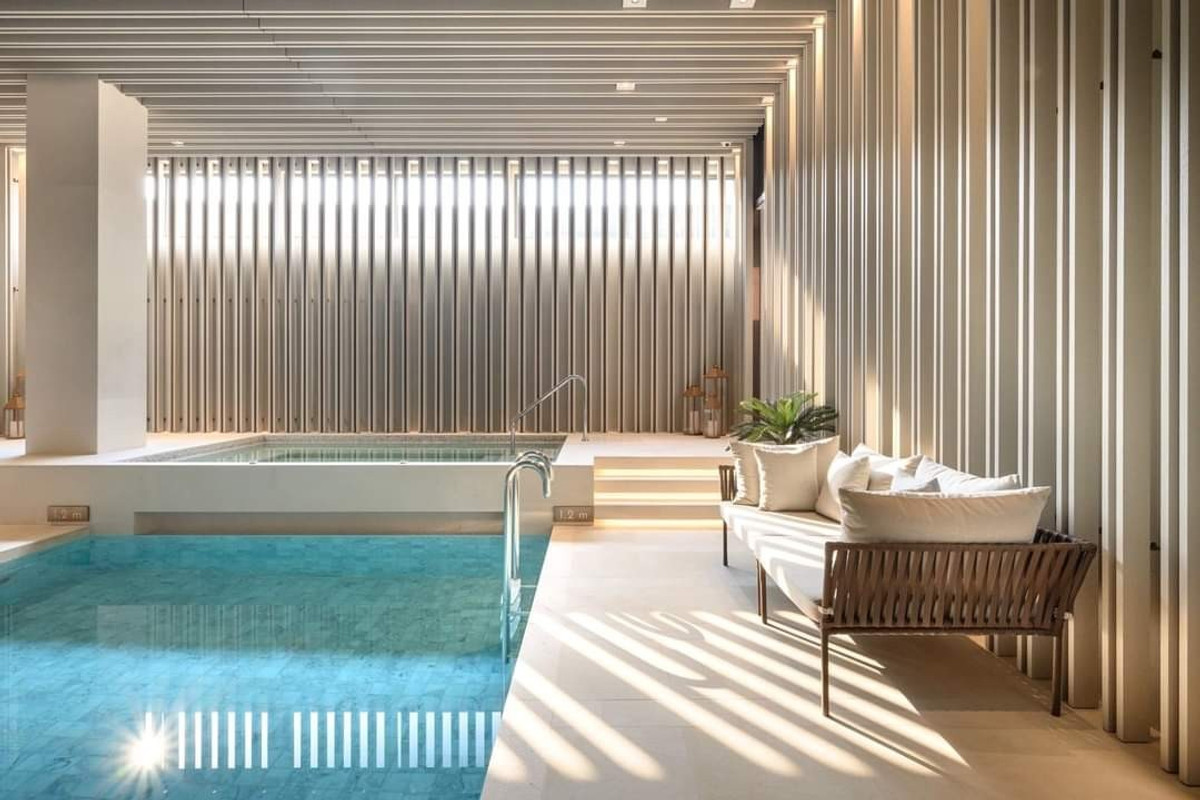 ขายคอนโดวิทยุ ชิดลม หลังสวน : Private Luxury Condo with Spacious 2 bedroom unit at Baan Sindhorn