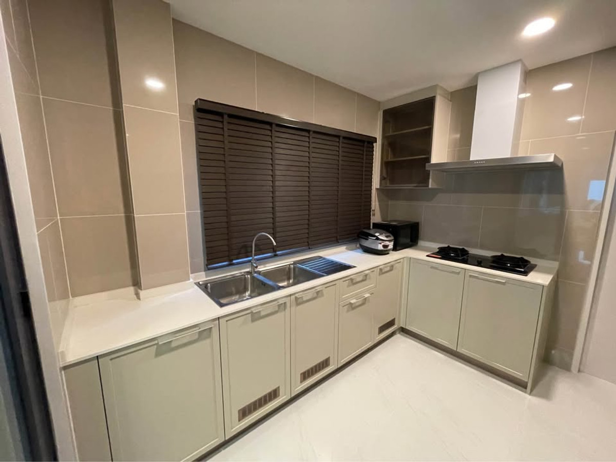 For RentHouseBangna, Bearing, Lasalle : P-2925 for rent!! The house is ready to move in. Near Mega Bangna, The City Bangna 3, pets allowed.