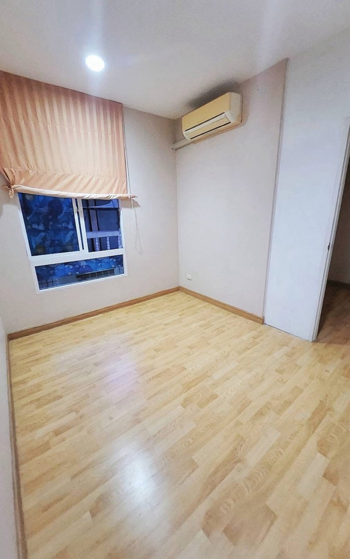 For SaleHouseRatchadapisek, Huaikwang, Suttisan : Townhouse for Sale at Baan Klang Muang Ratchada 36 | Corner Unit | Near BTS Ratchayothin| Ideal for home office and investment rental