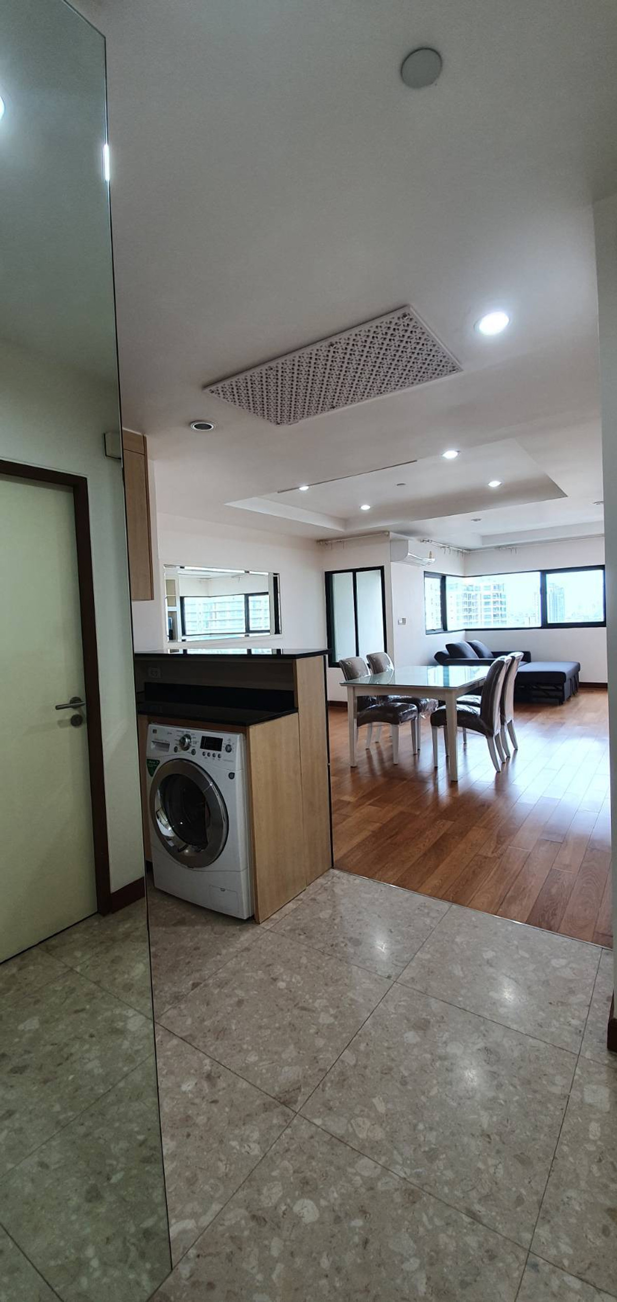 For SaleCondoSathorn, Narathiwat : 📌 Urgent‼️ Selling at a loss! Condo in a great location, convenient transportation ✅ Sathorn Gardens Condo MD-25024629