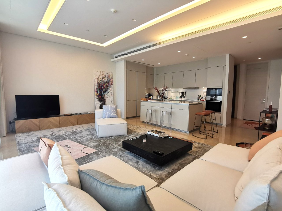 ขายคอนโดวิทยุ ชิดลม หลังสวน : For Sale Largest 2 Bedroom Corner Unit at Sindhorn Kempinski