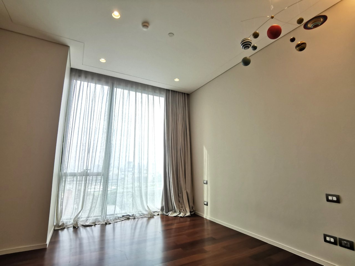 For SaleCondoWitthayu, Chidlom, Langsuan, Ploenchit : For Sale 2-Bed Unit with Stunning RBSC View at Sindhorn Kempinski