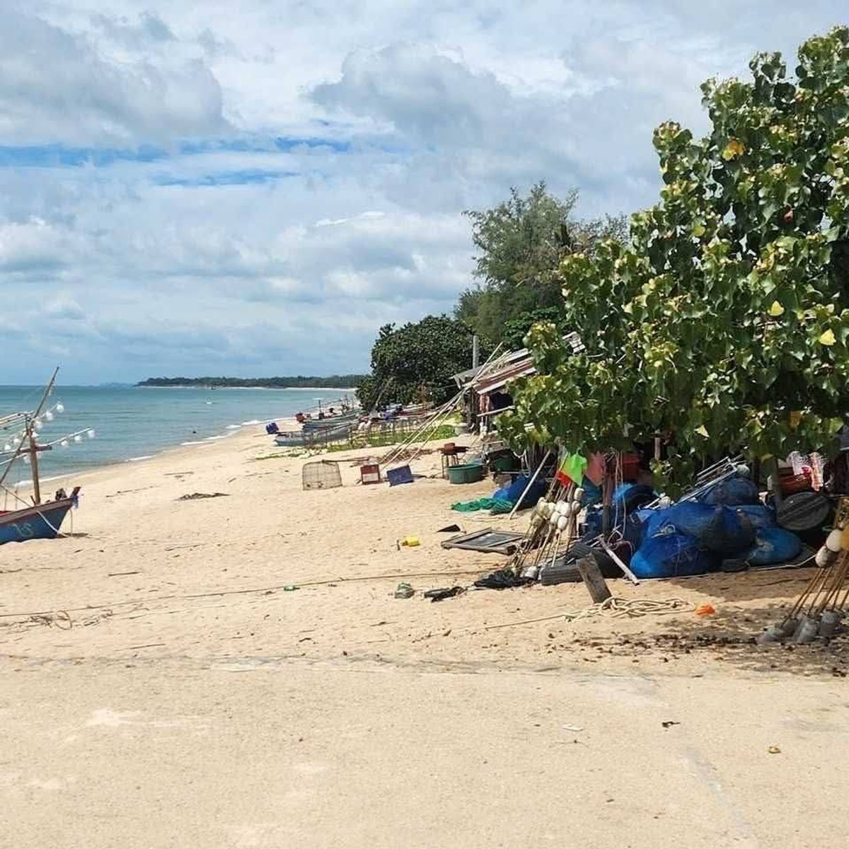 ขายที่ดินหัวหิน ประจวบคีรีขันธ์ : ขายที่ดินติดทะเล ประจวบคีรีขันธ์ หน้าหาดยาว 85 เมตร น้ำใส ทรายขาว ศักยภาพพัฒนาโครงการชายฝั่ง