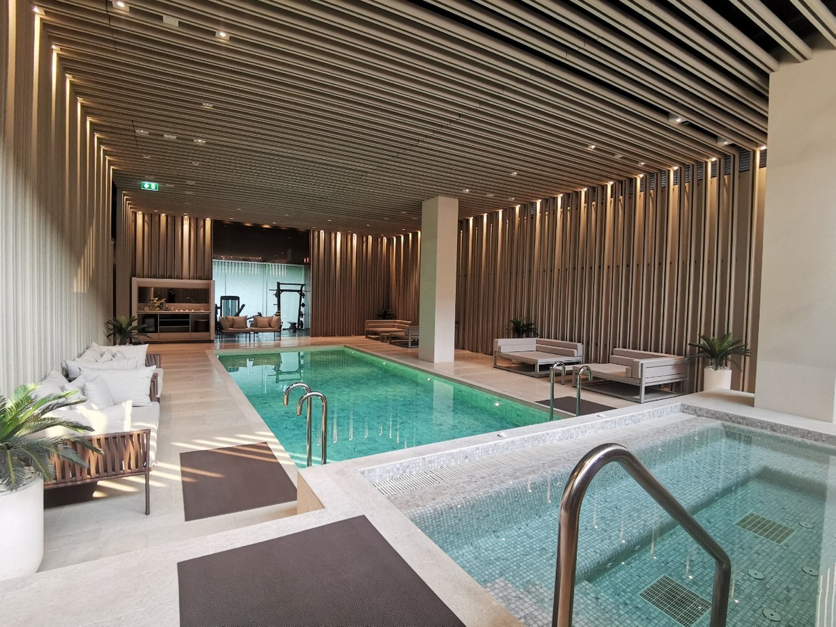 ขายคอนโดวิทยุ ชิดลม หลังสวน : Private Luxury Condo with Spacious 2 bedroom unit at Baan Sindhorn