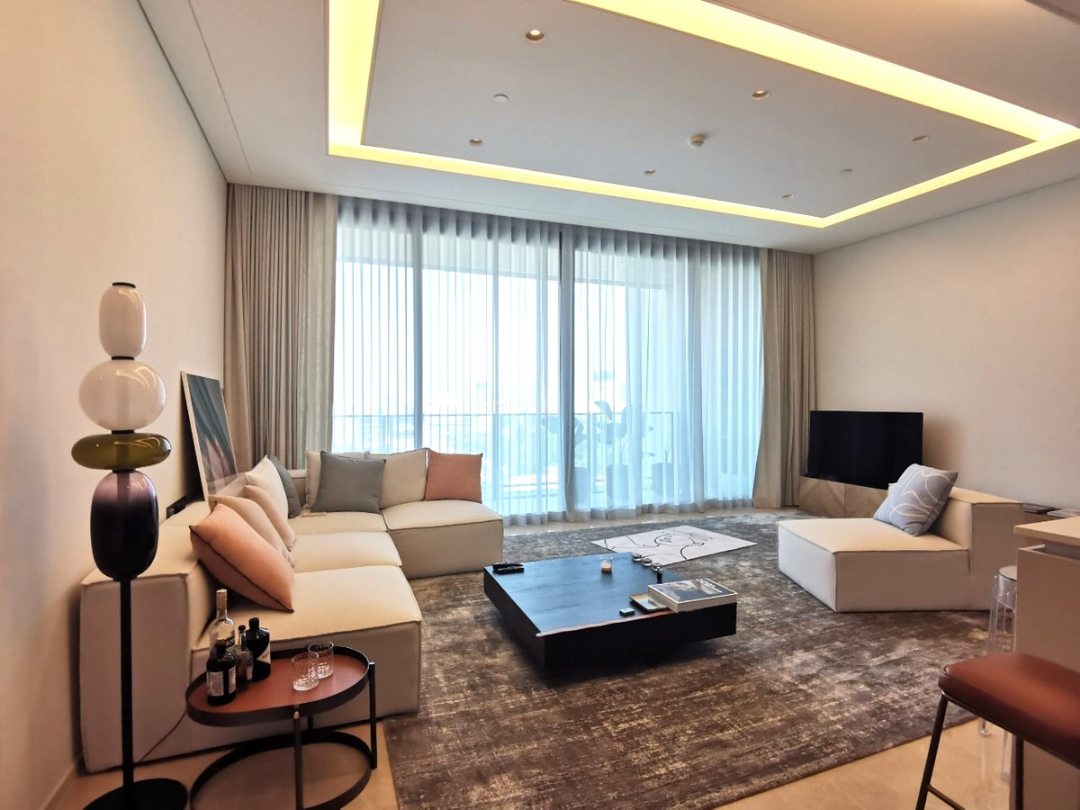 ขายคอนโดวิทยุ ชิดลม หลังสวน : For Sale Largest 2 Bedroom Corner Unit at Sindhorn Kempinski