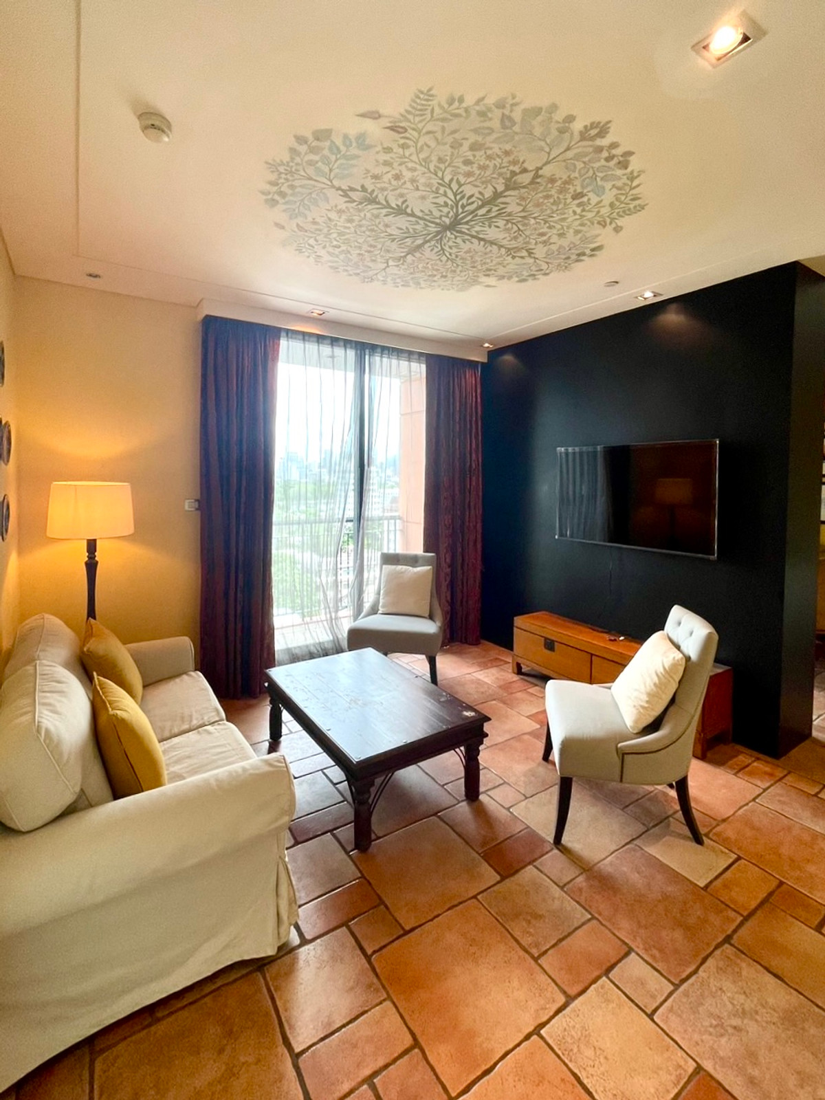 For RentCondoSukhumvit, Asoke, Thonglor : 🐱Pet-friendly📍AGUSTON Sukhumvit 22, 3 BR, 4 BA with a bathtub, separate Thai kitchen