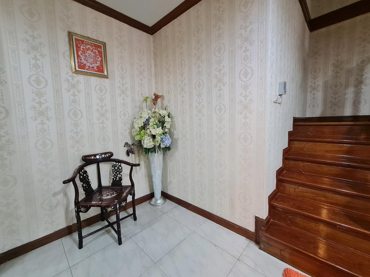 For SaleTownhomeRattanathibet, Sanambinna : Townhouse for sale, 2 floors, 3 houses next to each other, 49.5 sq m, luxuriously decorated, nice to live in, Nonthaburi 48, opposite the lottery office.