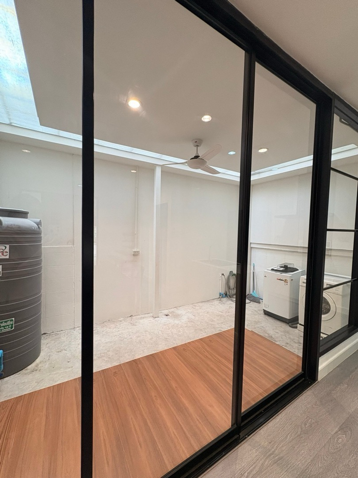 ให้เช่าโฮมออฟฟิศเลียบทางด่วนรามอินทรา : ให้เช่า โฮมออฟฟิศ ประดิษฐ์มนูธรรม ลาดพร้าว ใกล้ เลียบด่วน รามอินทรา