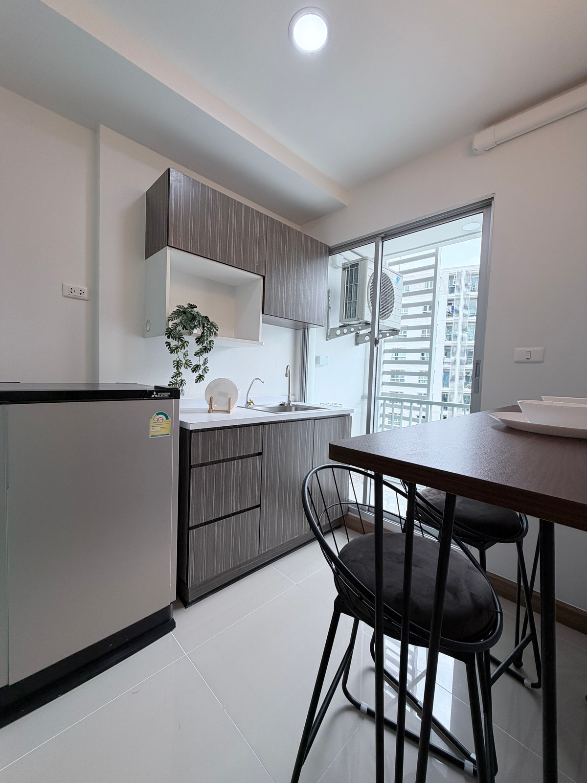 ขายคอนโดวิภาวดี ดอนเมือง หลักสี่ : ห้องแต่งครบ รีโนเวทใหม่พร้อมอยู่ ชั้น 4 ใกล้สนามบินดอนเมือง 5นาที