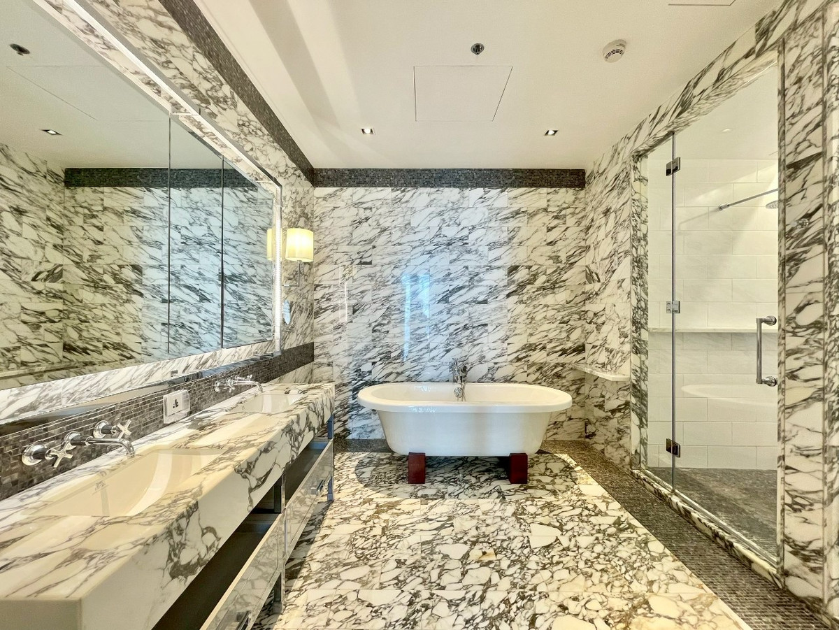 For SaleCondoSathorn, Narathiwat : Best Price: Elegant 2-Bedroom at The Ritz-Carlton Residences