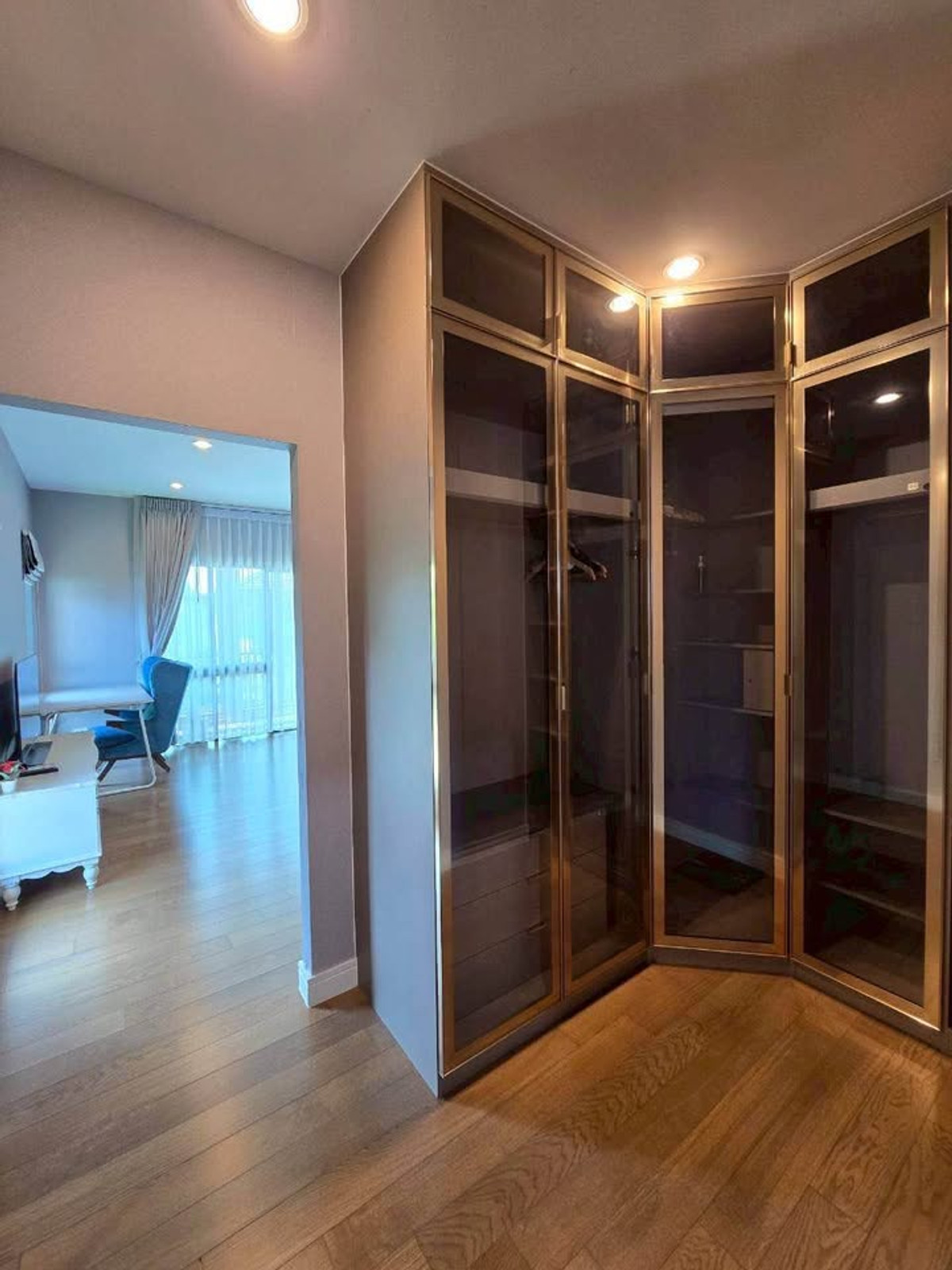 For RentHousePattanakan, Srinakarin : P-2924 ให้เช่า ! Single house in prime location Near Burasiri Pattanakarn International School, ready to move in.