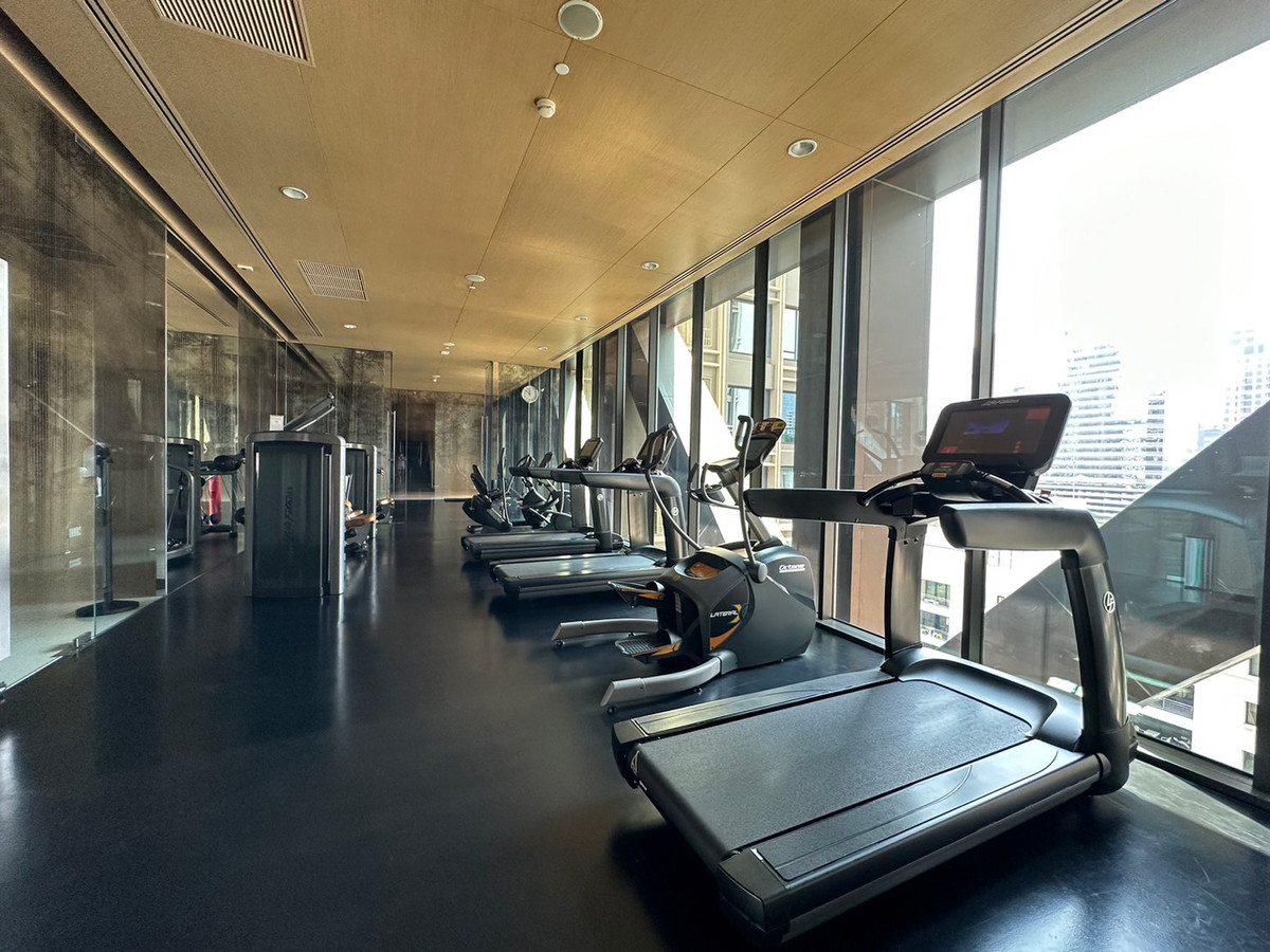 ขายคอนโดวิทยุ ชิดลม หลังสวน : Avail NOW Elegant 2 Bed Residence at Sindhorn Residence l Embassy View