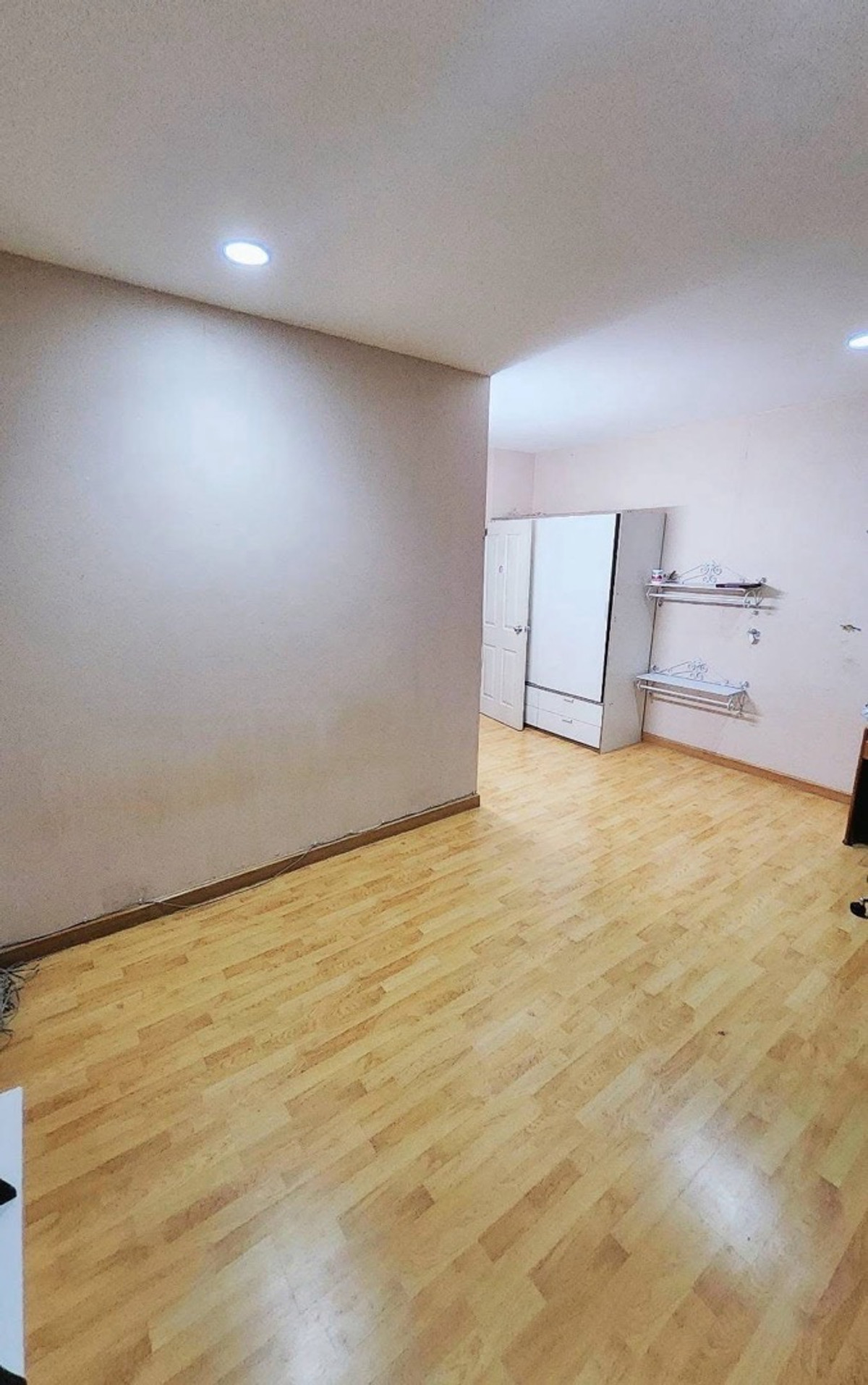 For SaleHouseRatchadapisek, Huaikwang, Suttisan : Townhouse for Sale at Baan Klang Muang Ratchada 36 | Corner Unit | Near BTS Ratchayothin| Ideal for home office and investment rental