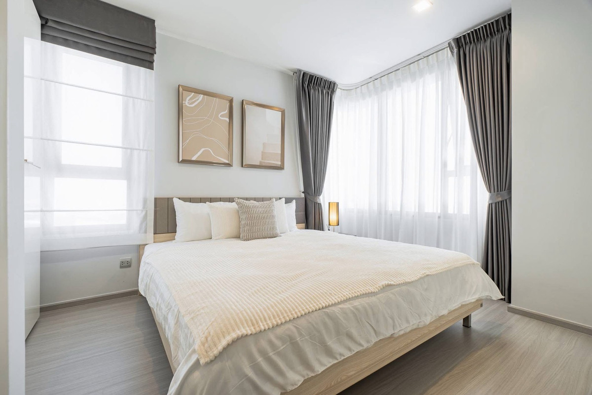 ให้เช่าคอนโดลาดพร้าว เซ็นทรัลลาดพร้าว : 🏙 Life Ladprow 2 Bedroom – For Rent
• Studio | 55 sqm | Floor 
•  walk to Central Ladprow
• Fully furnished: washer, dryer, hot water, full kitchen, electric stove
• Parking included
💰 40,000 THB/month