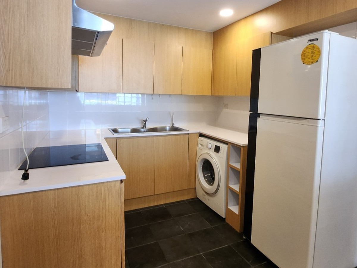 ขายคอนโดวิทยุ ชิดลม หลังสวน : Spacious 3BR for SALE at Somkid Gardens - Prime Chidlom Location