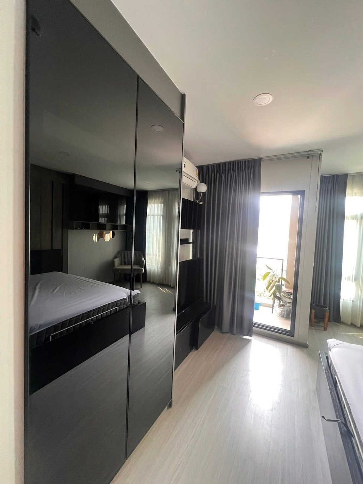 For RentCondoRama9, Petchburi, RCA : ⚡️Cheapest⚡️Aspire asoke ratchada 26 sq m ⚡️Studio for rent 12,000, if interested contact Putter 0928895628