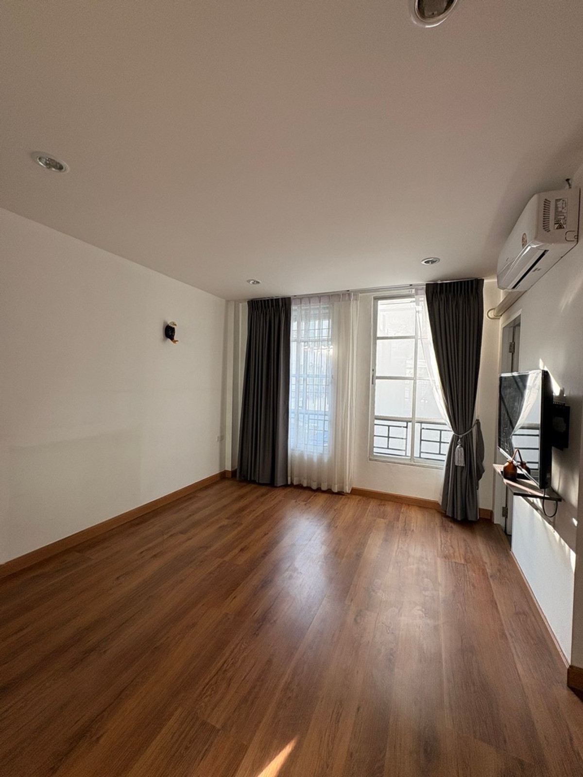 ให้เช่าโฮมออฟฟิศเลียบทางด่วนรามอินทรา : ให้เช่า โฮมออฟฟิศ ประดิษฐ์มนูธรรม ลาดพร้าว ใกล้ เลียบด่วน รามอินทรา