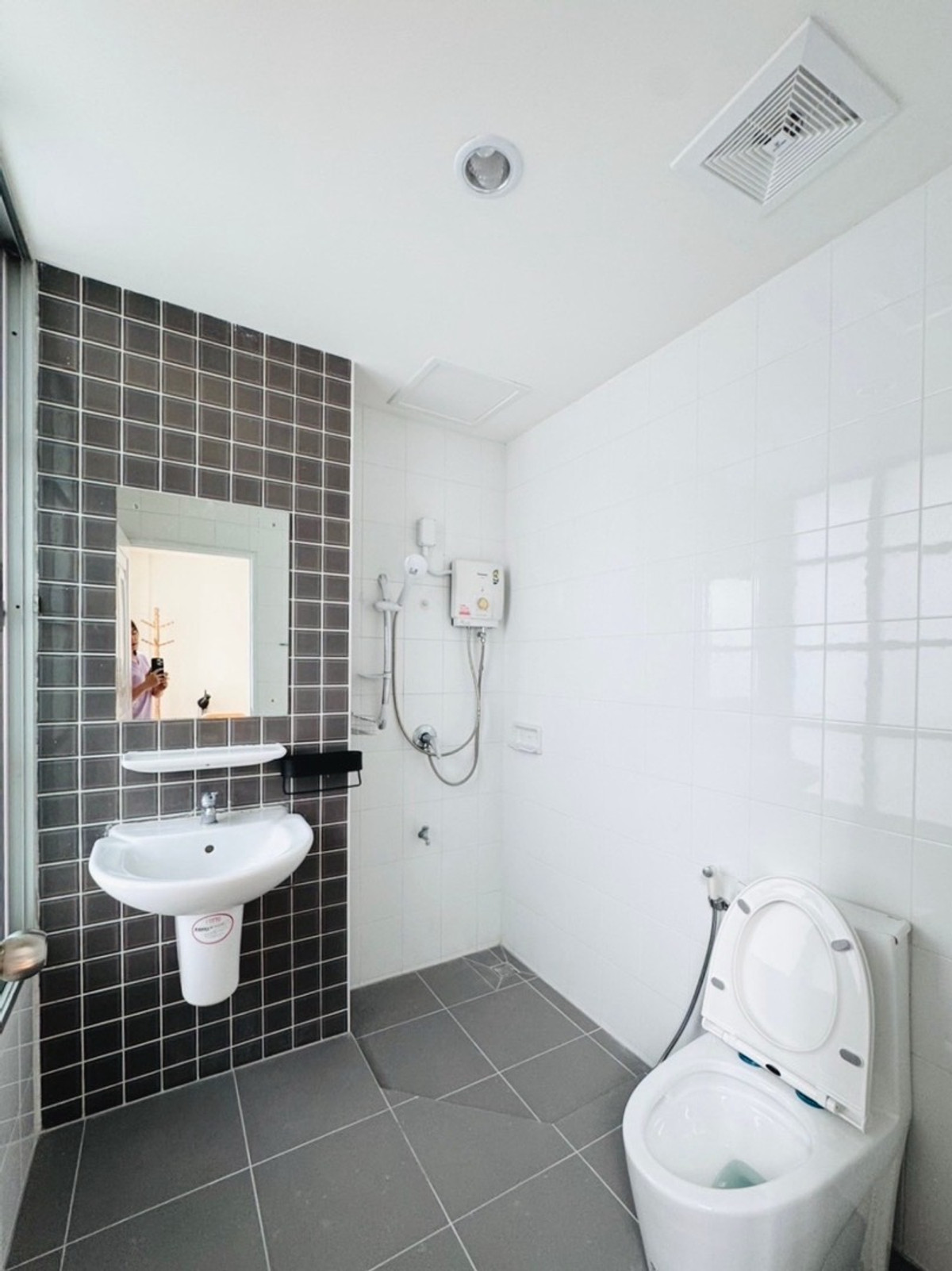 ให้เช่าโฮมออฟฟิศเลียบทางด่วนรามอินทรา : ให้เช่า โฮมออฟฟิศ ประดิษฐ์มนูธรรม ลาดพร้าว ใกล้ เลียบด่วน รามอินทรา