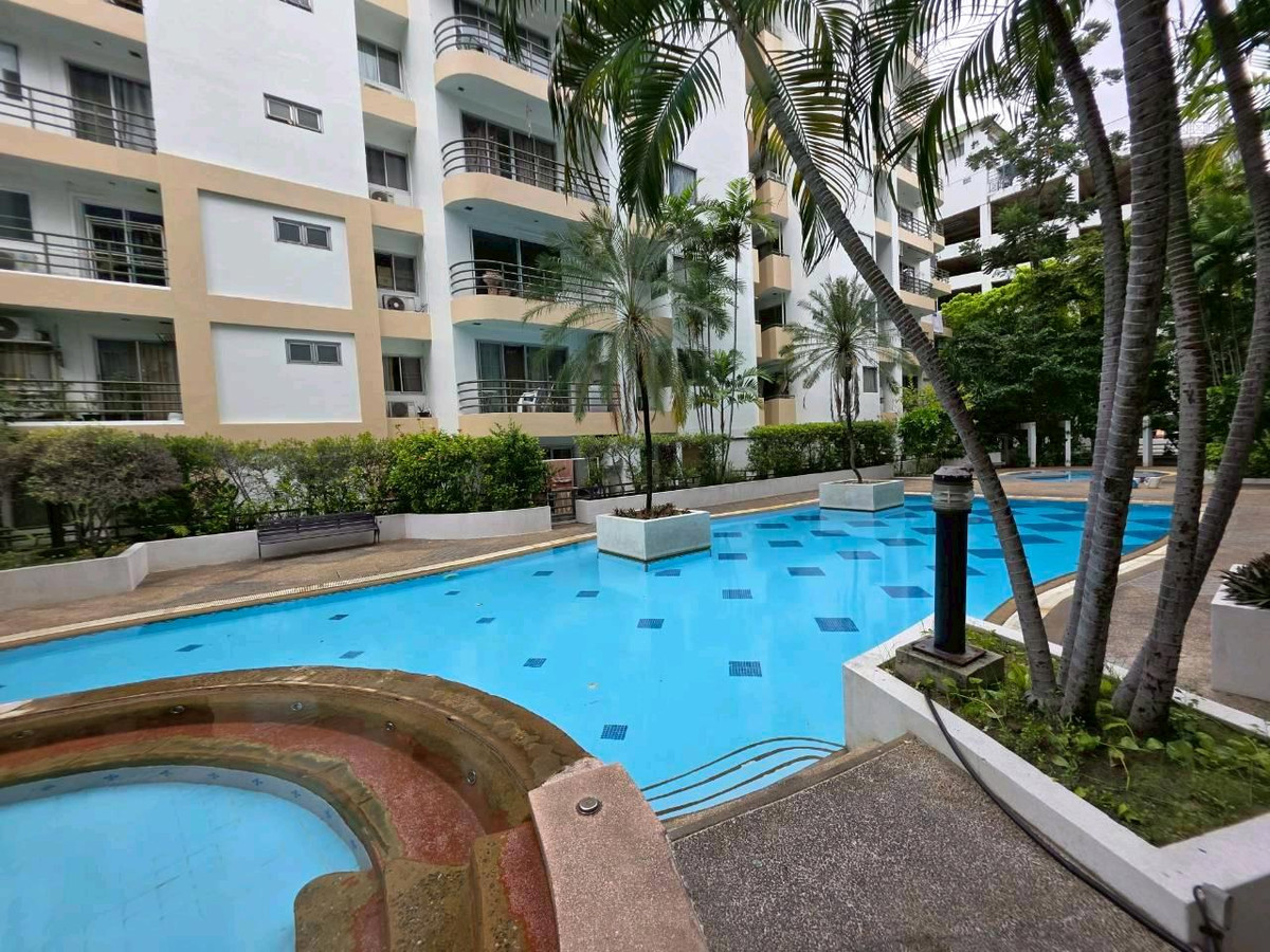 ขายคอนโดคลองเตย กล้วยน้ำไท : ⛳️ขายถูก พร้อมผู้เช่ารับรายได้ต่อเนื่องทันที 🚅 ใกล้ BTS พระโขนง 2 ห้องนอน 58.36 ตร.ม. Low-Rise 
📞0994152664 | 0803696366