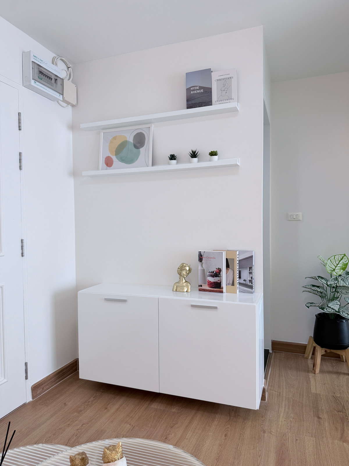 ขายคอนโดวิภาวดี ดอนเมือง หลักสี่ : ห้องแต่งครบ รีโนเวทใหม่พร้อมอยู่ ชั้น 4 ใกล้สนามบินดอนเมือง 5นาที