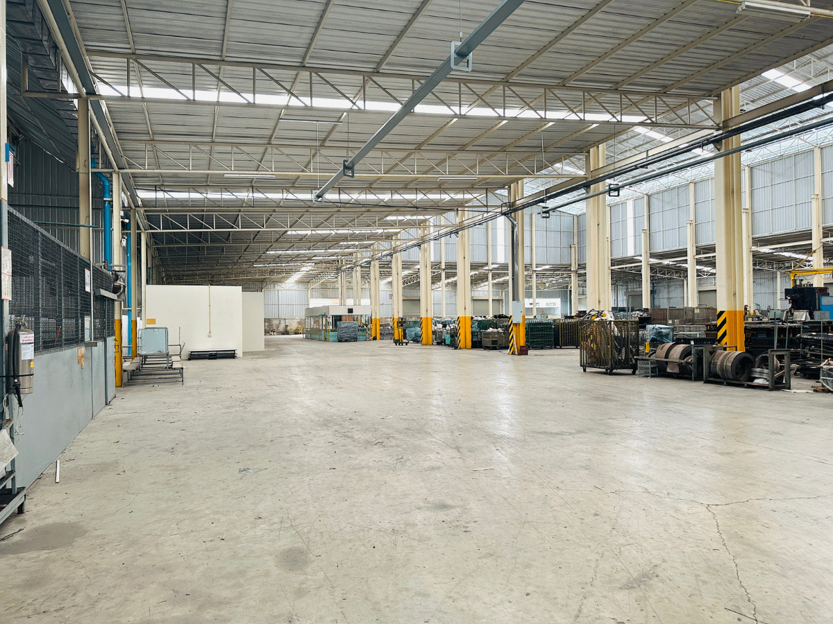 FactoryRathburana, Suksawat : Factory for sale/rent, 8,500 sq m., Phang Muang, area 6 rai, Suksawat 84, good condition, large vehicles easy to get in and out, water and electricity ready.