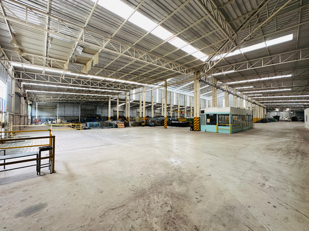 FactoryRathburana, Suksawat : Factory for sale/rent, 8,500 sq m., Phang Muang, area 6 rai, Suksawat 84, good condition, large vehicles easy to get in and out, water and electricity ready.