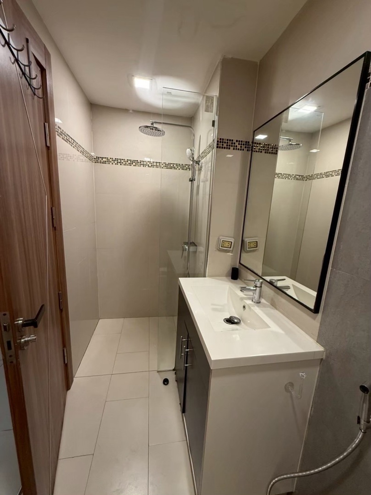 ให้เช่าคอนโดพัทยา บางแสน ชลบุรี สัตหีบ : ให้เช่าคอนโด ลากูน่า บีช 3 มัลดีฟส์ จอมเทียน พัทยา ชั้น1 ติดกับสระว่ายน้ำ Studio Room Pool Access 