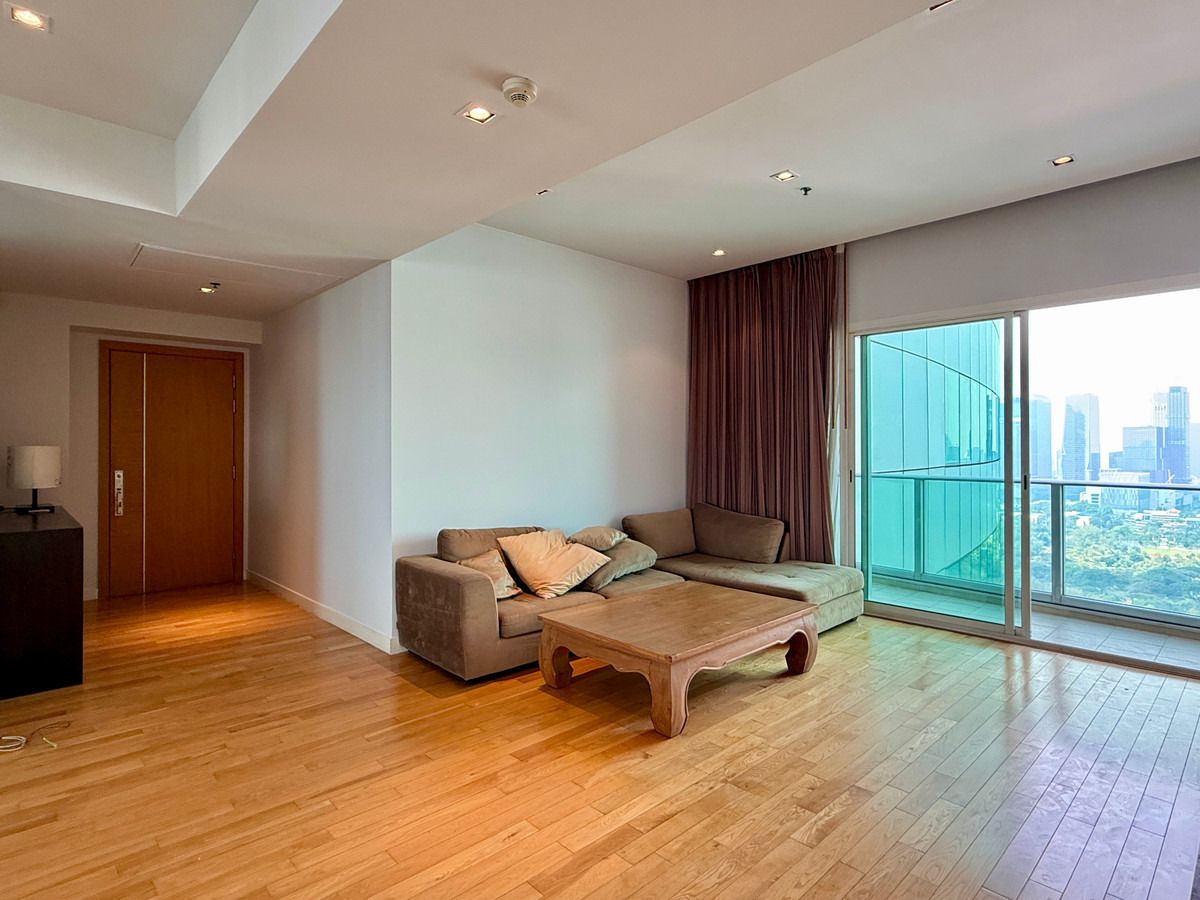 ให้เช่าคอนโดสุขุมวิท อโศก ทองหล่อ : ห้องใหญ่ ชั้นสูง วิวสวน คอนโด 3 ห้องนอน ใกล้อโศกและพร้อมพงศ์