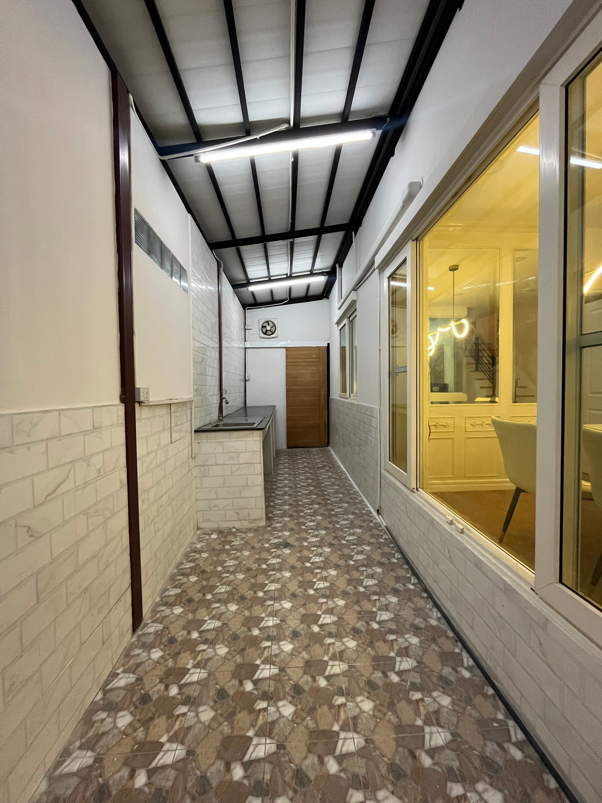 HousePattanakan, Srinakarin : 🏡 Single house for sale With knock-down houses, Golden Village project, On Nut - Phatthanakan, beautiful house, warm atmosphere, fully decorated, ready to move in immediately.