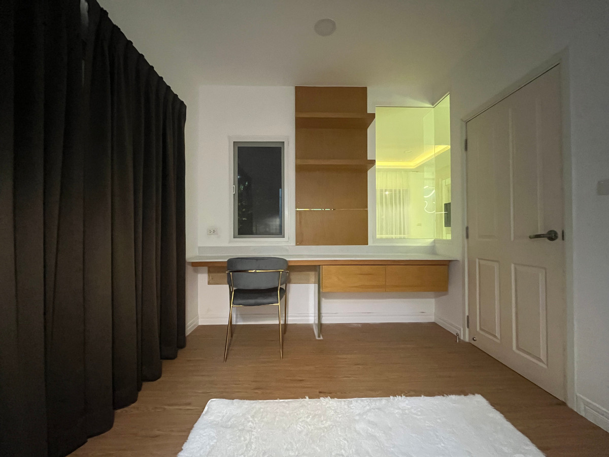 HousePattanakan, Srinakarin : 🏡 Single house for sale With knock-down houses, Golden Village project, On Nut - Phatthanakan, beautiful house, warm atmosphere, fully decorated, ready to move in immediately.