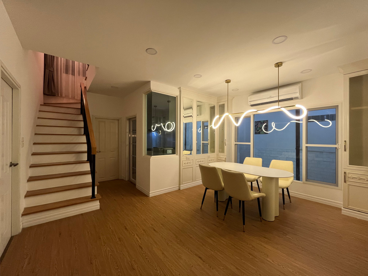 HousePattanakan, Srinakarin : 🏡 Single house for sale With knock-down houses, Golden Village project, On Nut - Phatthanakan, beautiful house, warm atmosphere, fully decorated, ready to move in immediately.