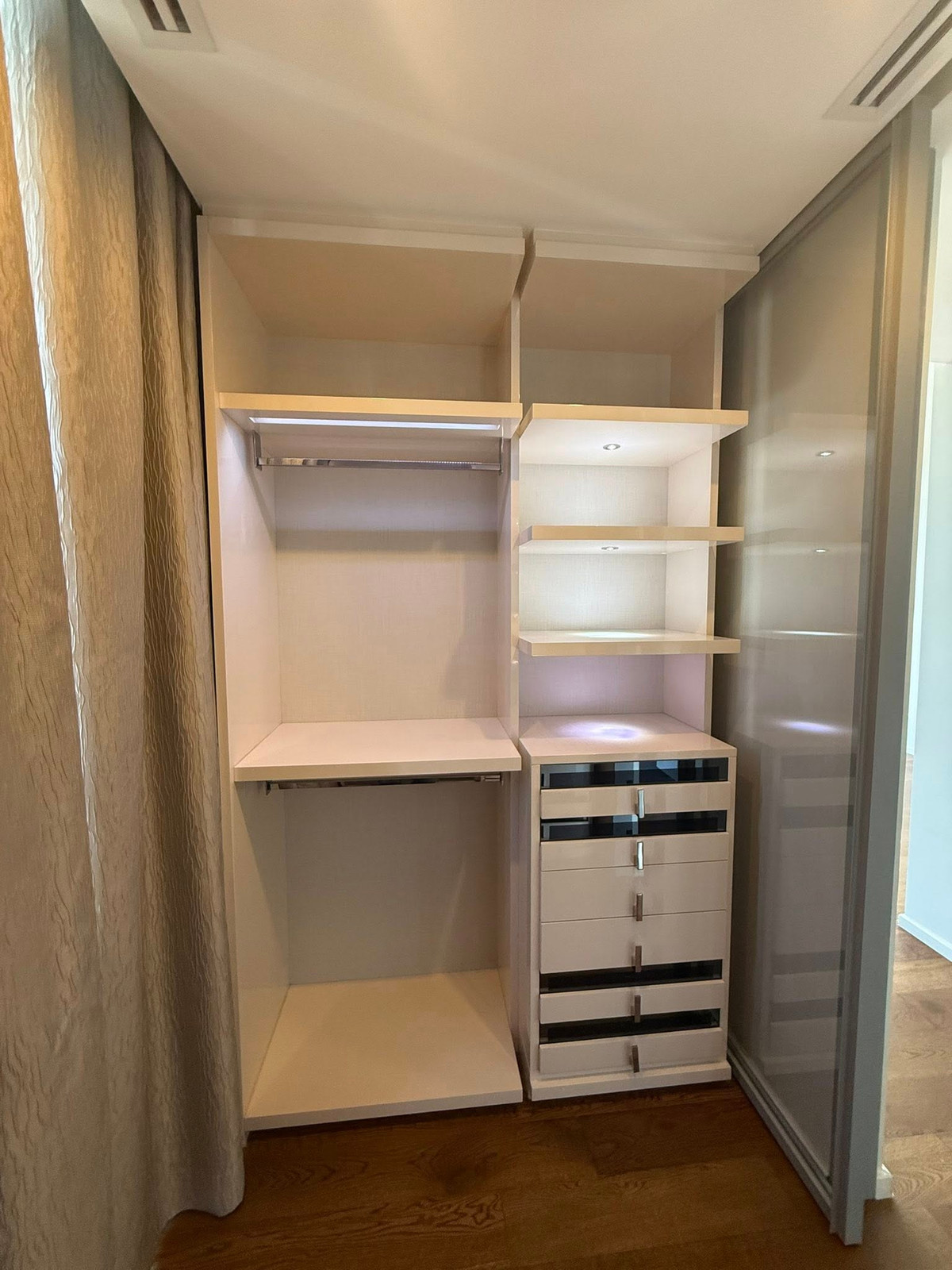 ให้เช่าคอนโดสาทร นราธิวาส : Luxury condo for rent 💠 𝐓𝐡𝐞 𝐁𝐚𝐧𝐠𝐤𝐨𝐤 𝐒𝐚𝐭𝐡𝐨𝐫𝐧 • 2 bedrooms • 2 bathrooms, 𝗖𝗢𝗗𝗘-TP001069  | 📲 𝗖𝗼𝗻𝘁𝗮𝗰𝘁. 𝟬𝟲𝟮-𝟲𝟵𝟰-𝟭𝟳𝟵𝟰