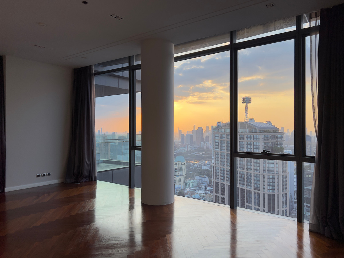 CondoSukhumvit, Asoke, Thonglor : 🏆 PENTHOUSE WITH PRIVATE POOL | MARQUE SUKHUMVIT 39 | 295 sqm | 44th Floor | Only 2 Units Per Floor