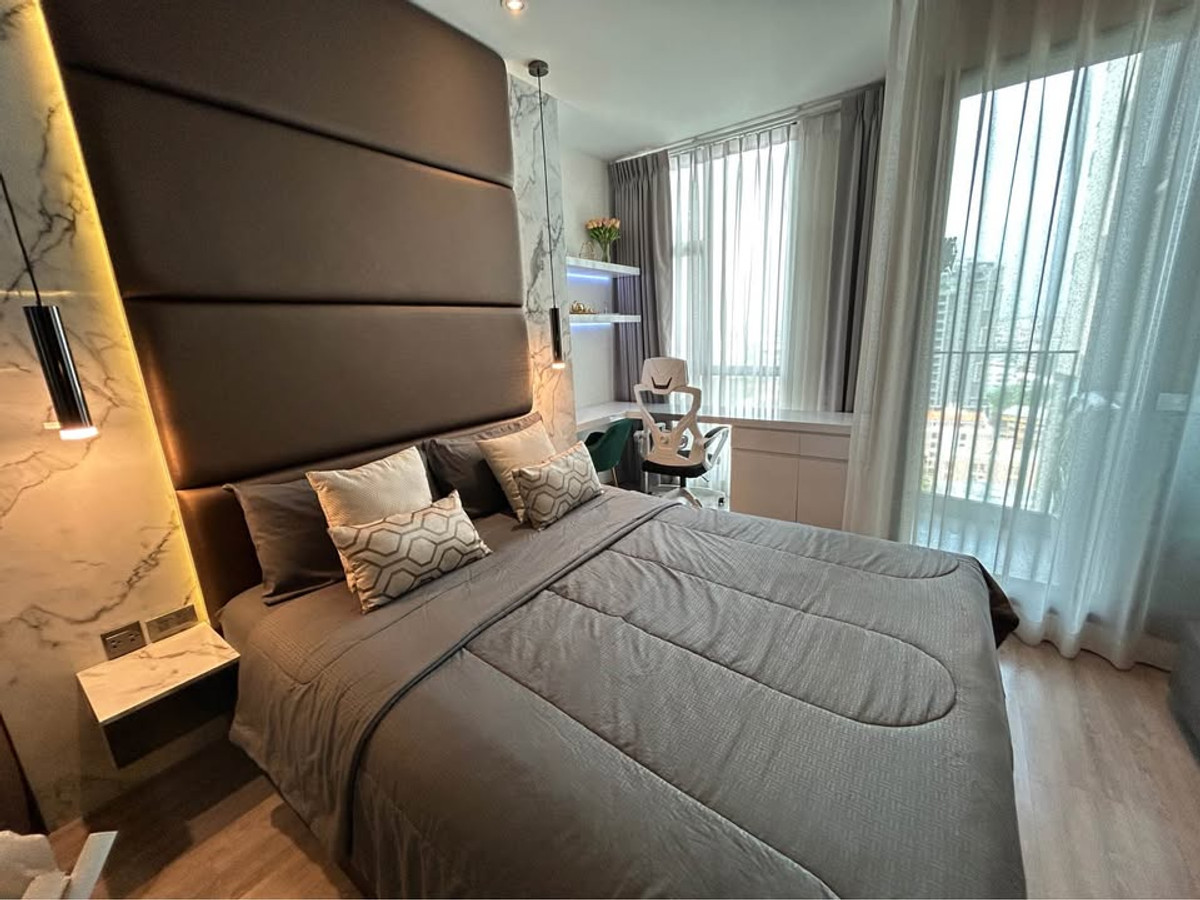 ให้เช่าคอนโดสุขุมวิท อโศก ทองหล่อ : ปล่อยเช่าคอนโด Rhythm Ekkamai ริทึ่ม เอกมัย ทำเลดี ติด ﻿BTS เอกมัย 350 เมตร พร้อมเฟอร์นิเจอร์และเครื่องใช้ไฟฟ้าครบคัน 