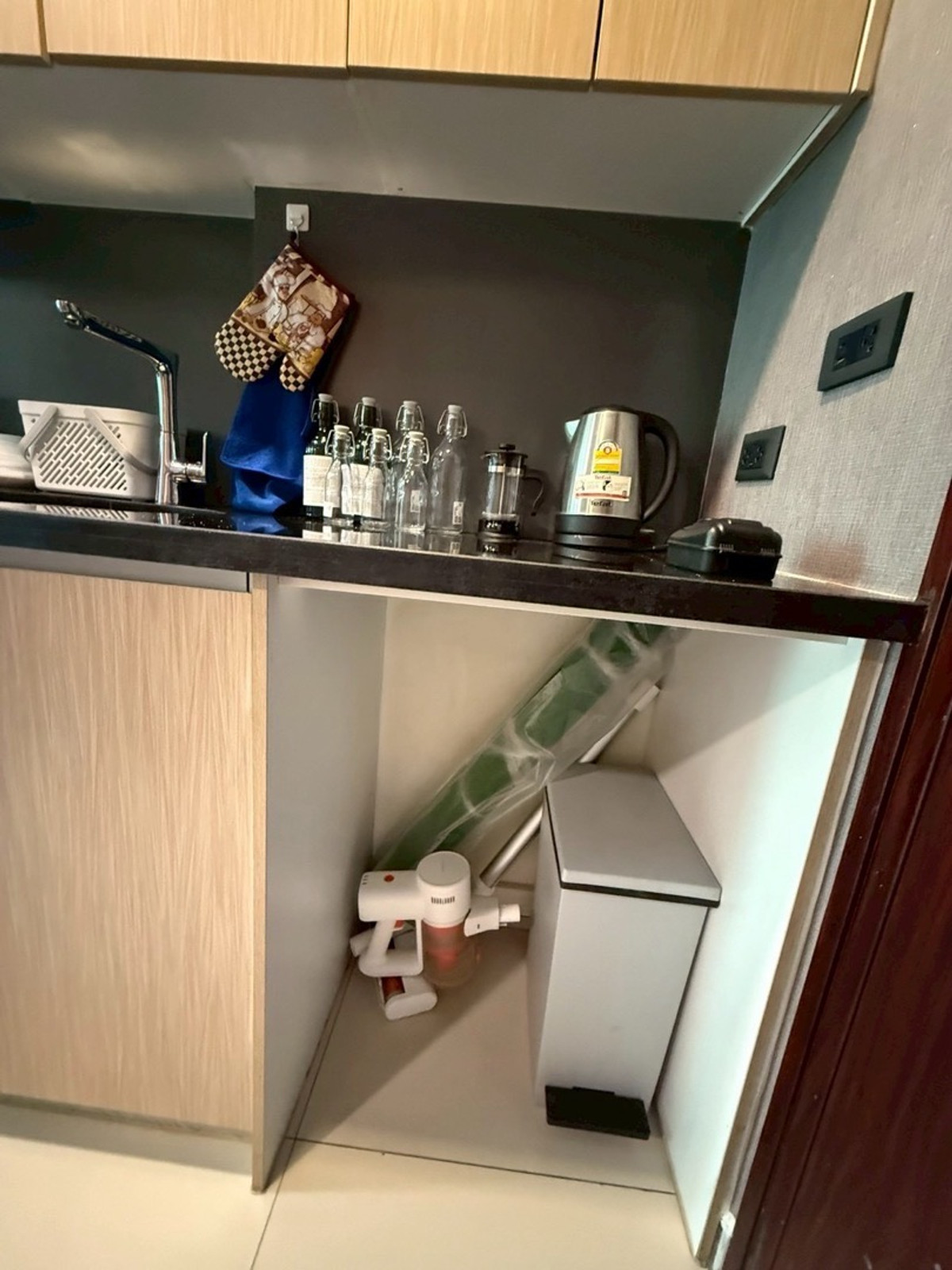 ให้เช่าคอนโดพัทยา บางแสน ชลบุรี สัตหีบ : ให้เช่าคอนโด ลากูน่า บีช 3 มัลดีฟส์ จอมเทียน พัทยา ชั้น1 ติดกับสระว่ายน้ำ Studio Room Pool Access 