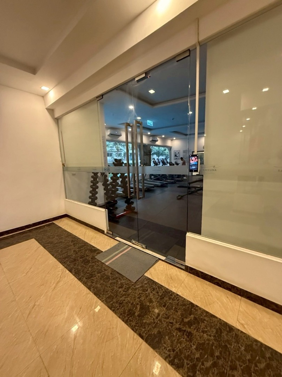 ให้เช่าคอนโดพัทยา บางแสน ชลบุรี สัตหีบ : ให้เช่าคอนโด ลากูน่า บีช 3 มัลดีฟส์ จอมเทียน พัทยา ชั้น1 ติดกับสระว่ายน้ำ Studio Room Pool Access 