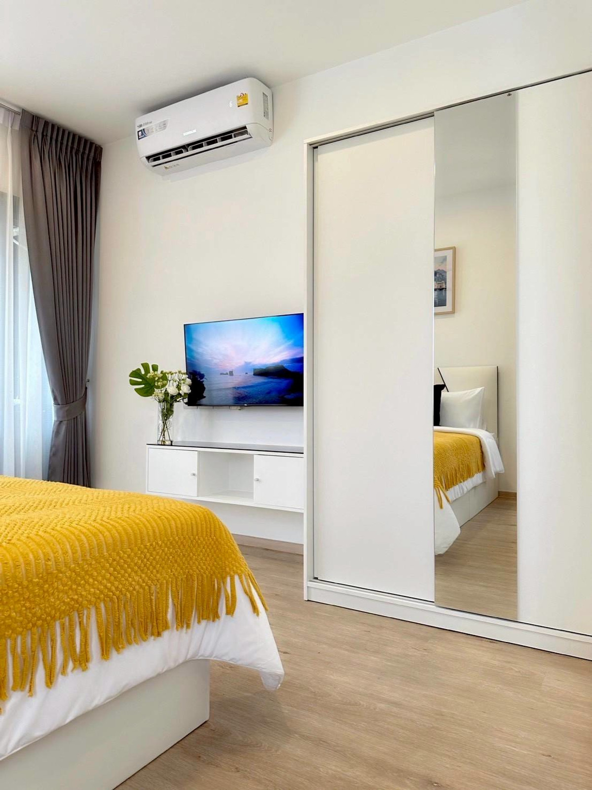 ให้เช่าคอนโดพัฒนาการ ศรีนครินทร์ : ปล่อยเช่าคอนโด เดอะริช พระราม9 ศรีนครินทร์ ทำเลดี ติดรถไฟ  พร้อมเฟอร์นิเจอร์และเครื่องใช้ไฟฟ้าครบคัน The Rich Rama 9 - Srinakarin