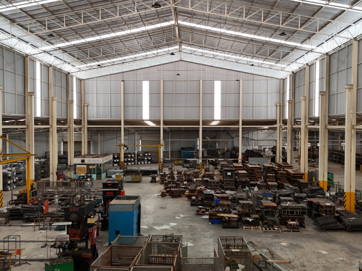 FactoryRathburana, Suksawat : Factory for sale/rent, 8,500 sq m., Phang Muang, area 6 rai, Suksawat 84, good condition, large vehicles easy to get in and out, water and electricity ready.